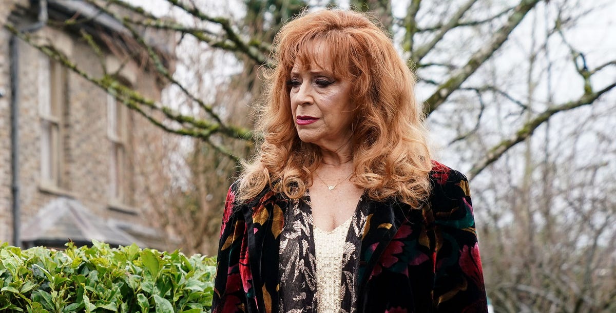 EastEnders' Elaine faces surprise police drama as bullying plot explodes