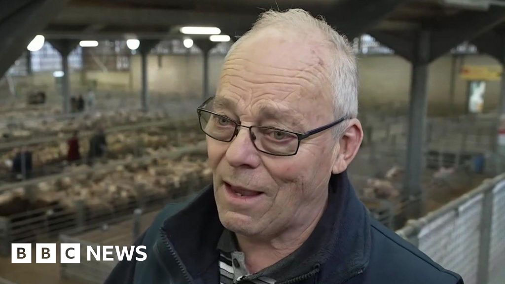 More Kent farmers seeking help for mental health - BBC