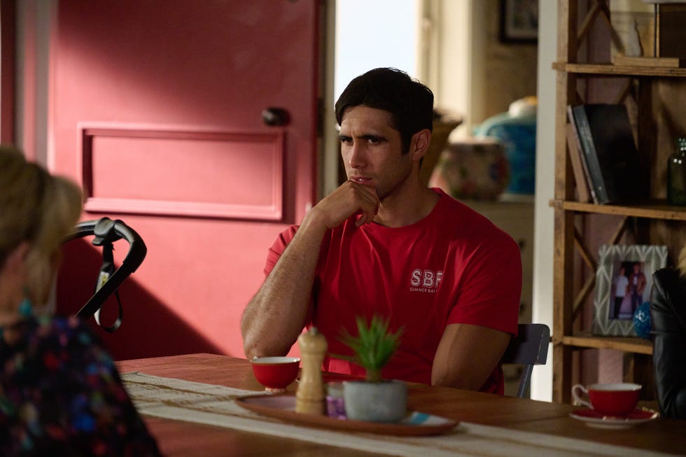 tane parata in home and away