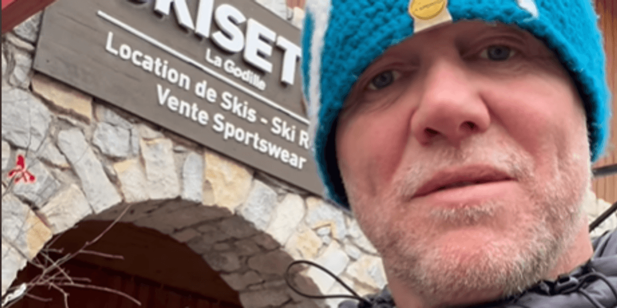 Zara and Mike Tindall quietly leave UK with their three children