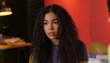 Hollyoaks' Vicky to discover unexpected secret amid worrying health story