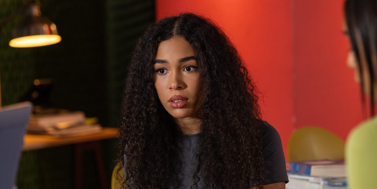 Hollyoaks' Vicky to discover unexpected secret amid worrying health story