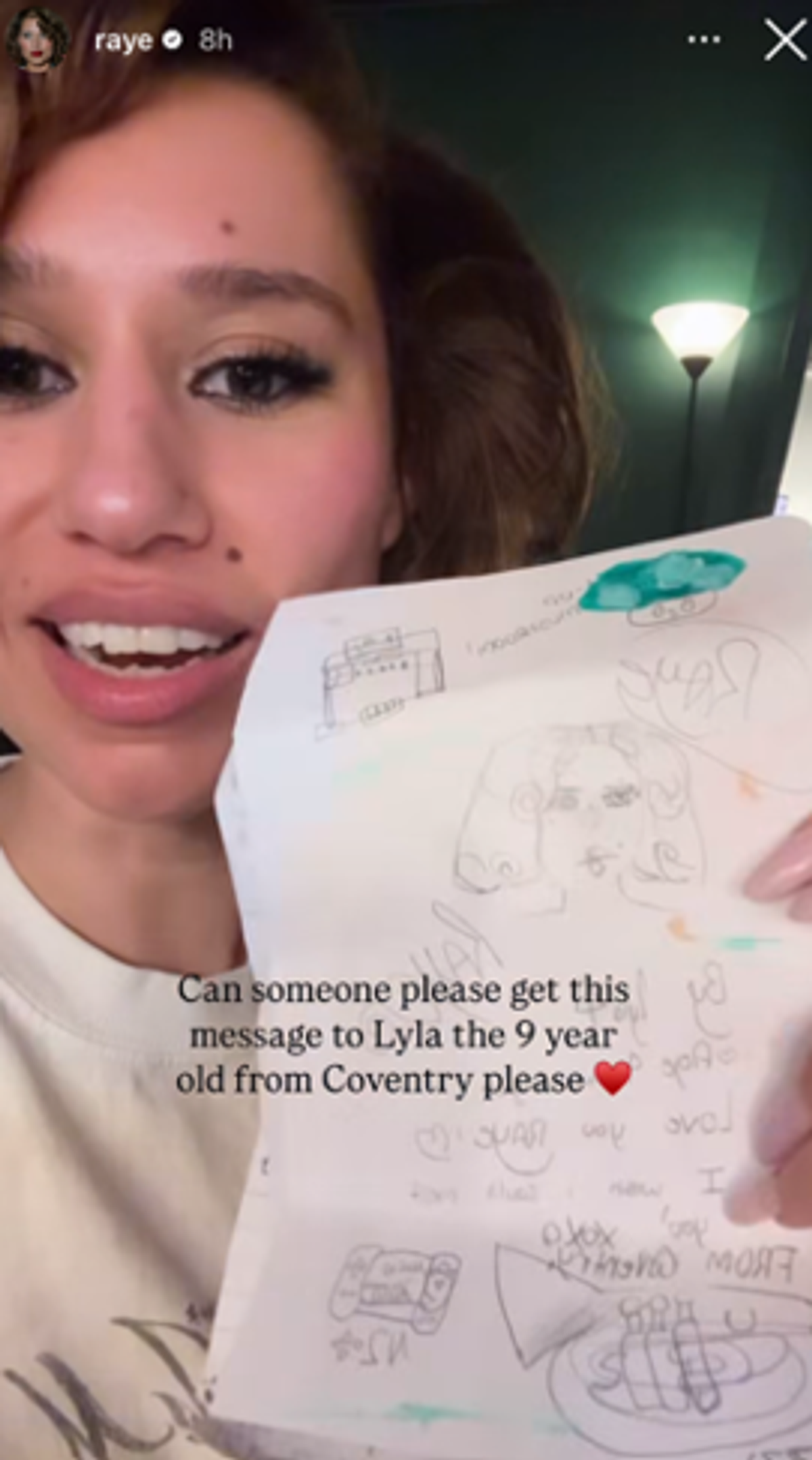 The superstar singer with the letter from the Coventry schoolgirl