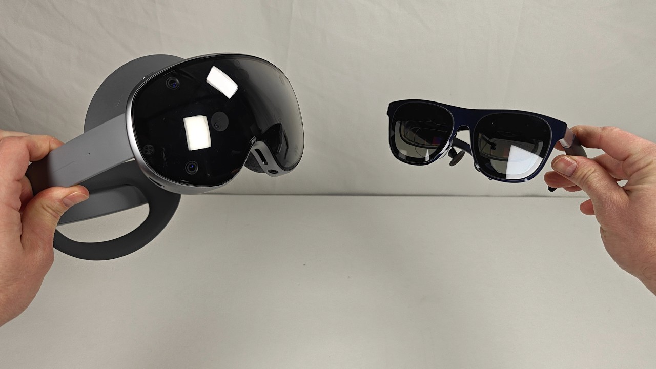 Galaxy XR hardware tour + what's next for Android XR - YouTube