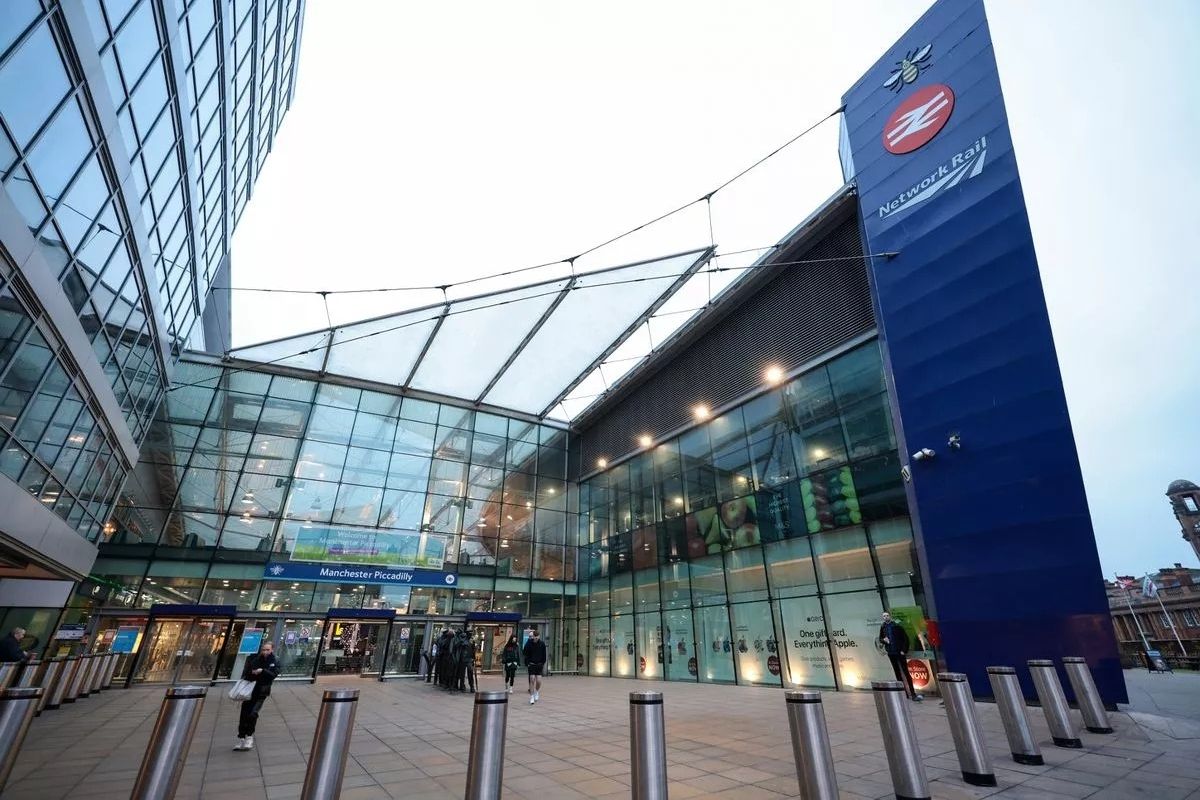 Manchester Piccadilly train station