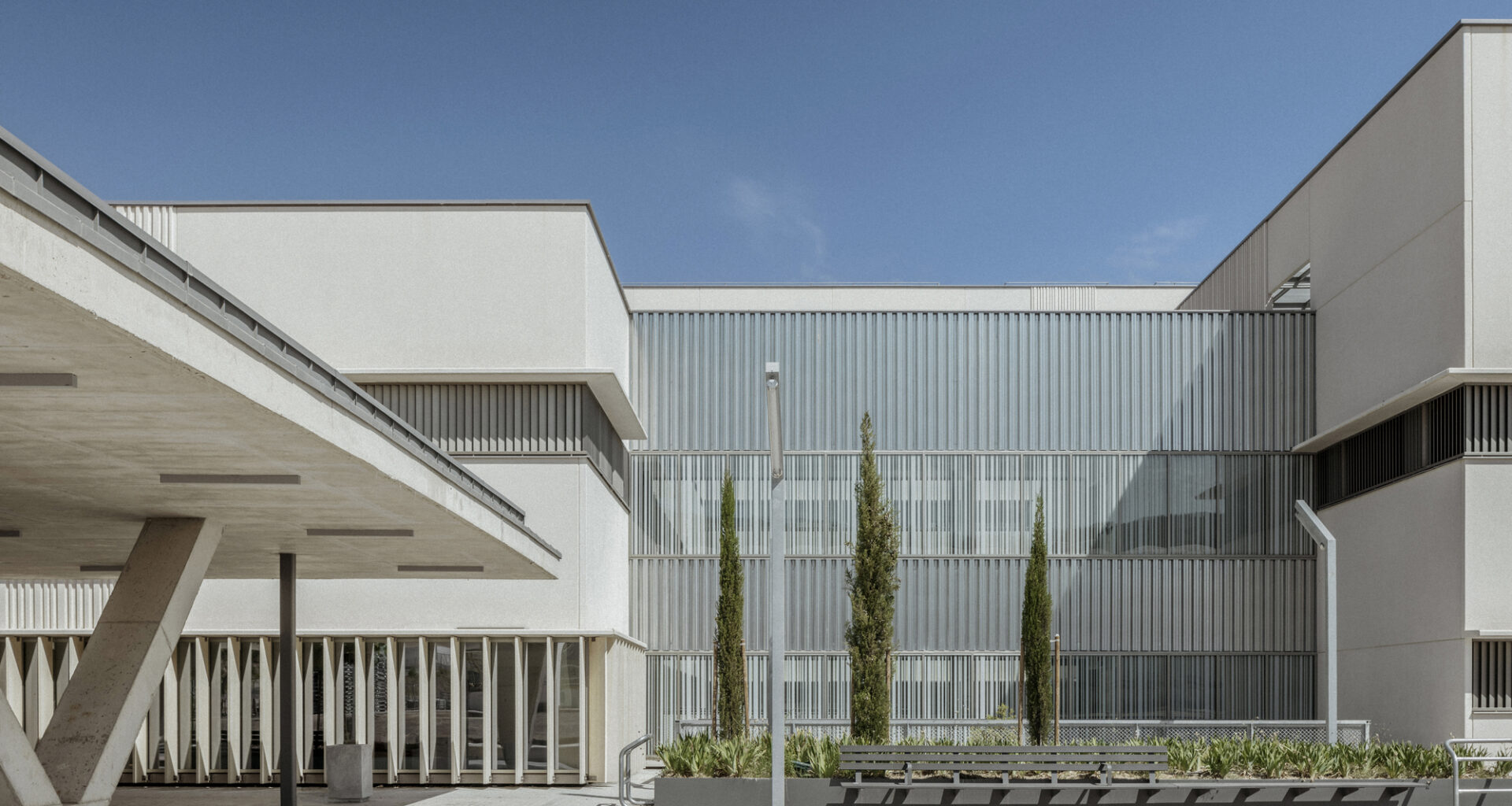 New Ontinyent Hospital / Contell-Martínez Arquitectos + Manuel Vega Arquitectos