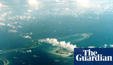 Moves to pave way for Chagos handover paused, minister tells MPs | Chagos Islands