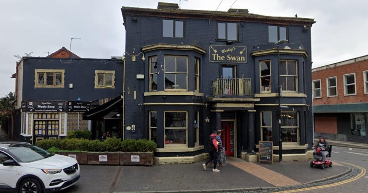 Legendary Iron Maiden ex-member to perform in Worcestershire