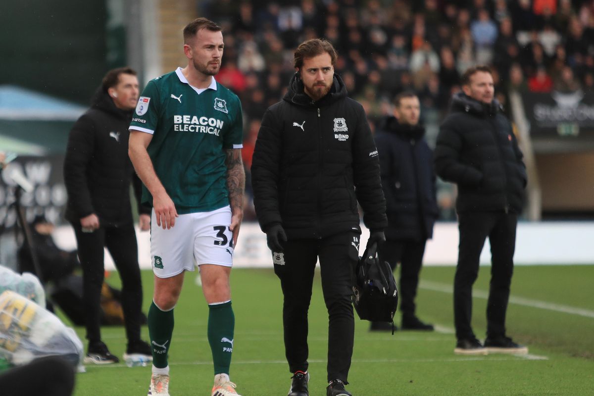 Argyle midfielder Joe Ralls limps off with a hamstring injury during the League One game against Luton Town on January 24, 2026 - Photo: Dave Rowntree/PPAUK