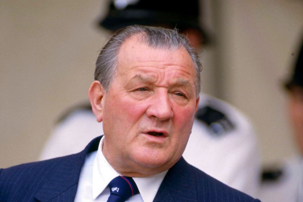 Bob Paisley watches the 1983 Charity Shield match between Liverpool and Manchester United 