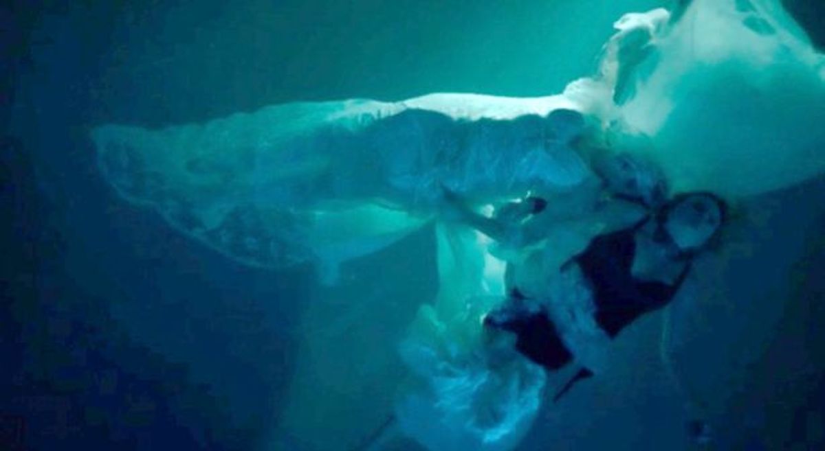 Ronnie and Roxy died on the same day Ronnie married Jack