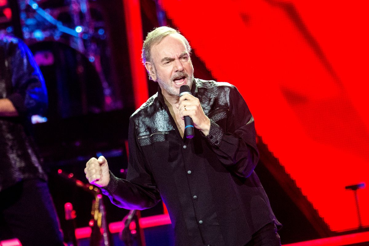 GLASGOW, SCOTLAND - JULY 07:  Neil Diamond performs at The SSE Hydro on July 7, 2015 in Glasgow, United Kingdom.  (Photo by Ross Gilmore/Redferns via Getty Images)