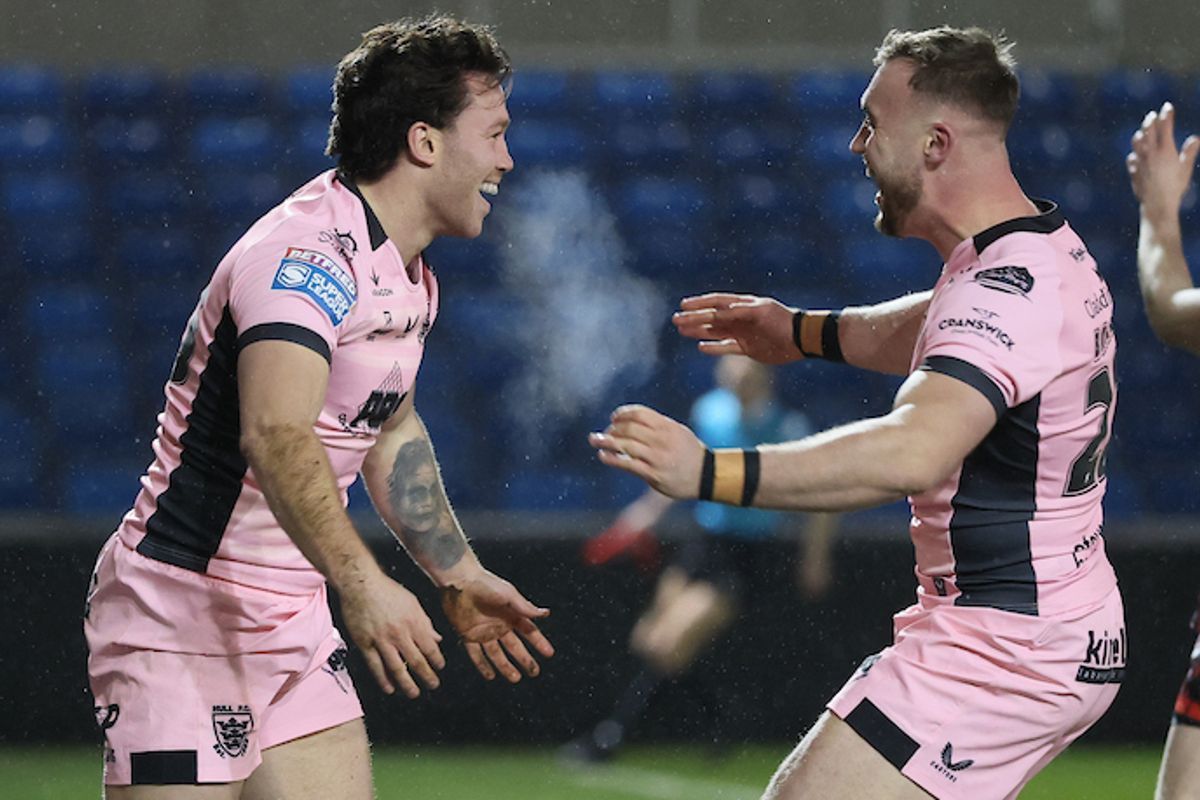 Hull FC’s Yusuf Aydin scores a try and celebrates