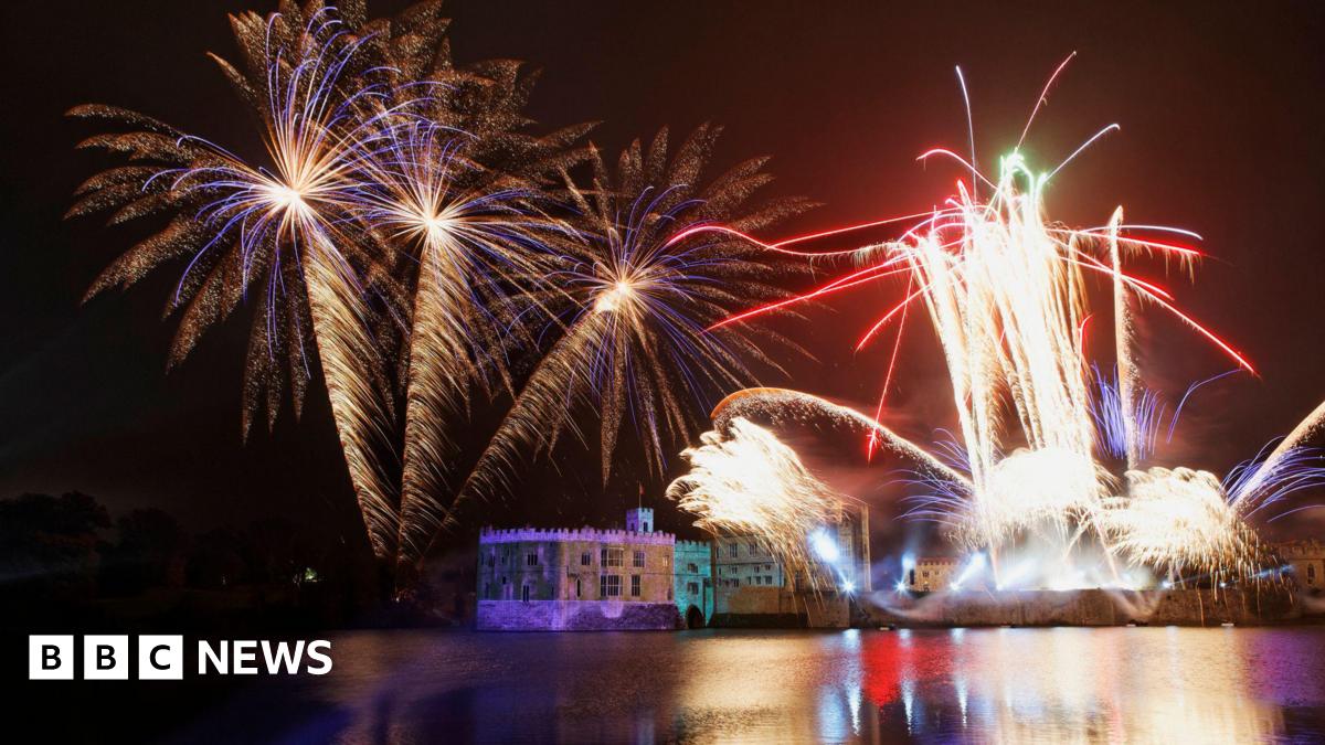 The image shows Guy Fawkes Night at Leeds Castle.