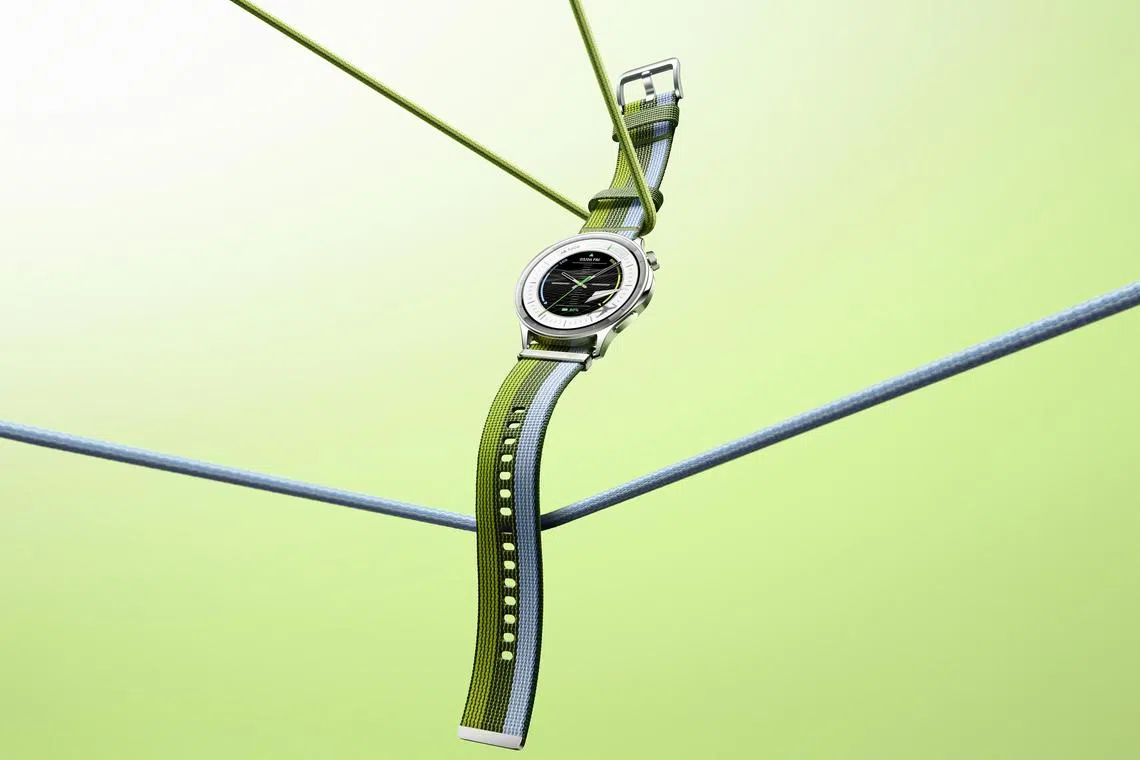 OPPO Watch S squeezes ECG analysis into an ultrasleek smartwatch