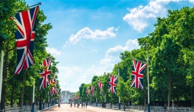 Industrial Production MoM for Dec in United Kingdom is -0.9%, lower than the previous value of 1.3%. The forecast was 0%.