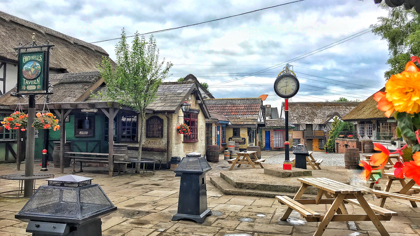 Guy's Thatched Hamlet