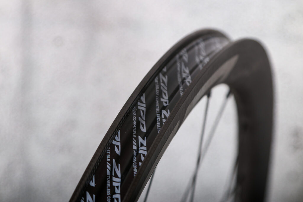 2025 Zipp 303 SW - rim bed 2.jpg