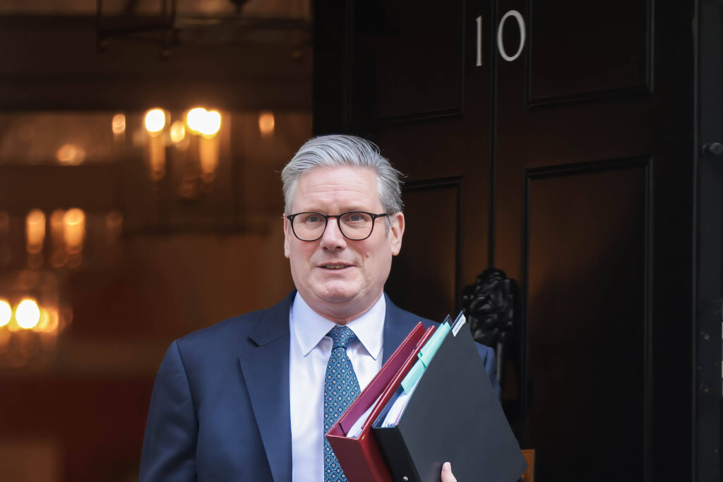 ews Bilder des Tages . 02 04 2025. London, United Kingdom. Prime Minister Kier Starmer Leaving For PMQs. Prime Minister Kier Starmer departs No10 Downing Street for PMQs at the Ho