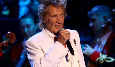 Sir Rod Stewart turns up at McCafferty's Bar Crouch End
