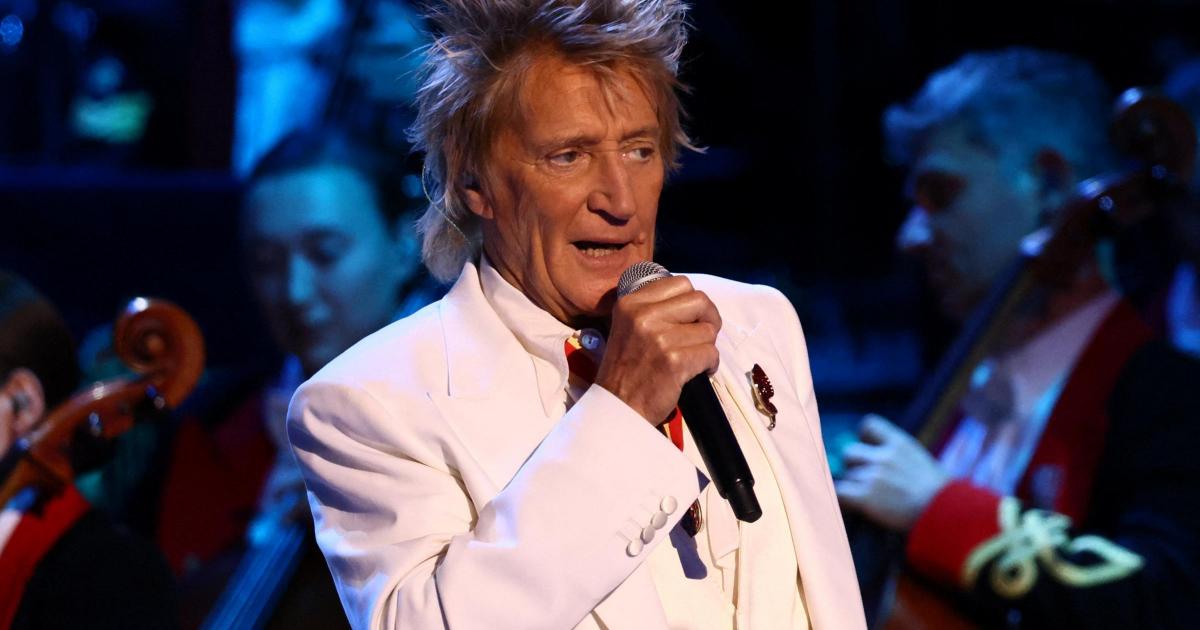 Sir Rod Stewart turns up at McCafferty's Bar Crouch End