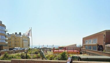 Hove seafront crazy golf course allowed to sell alcohol