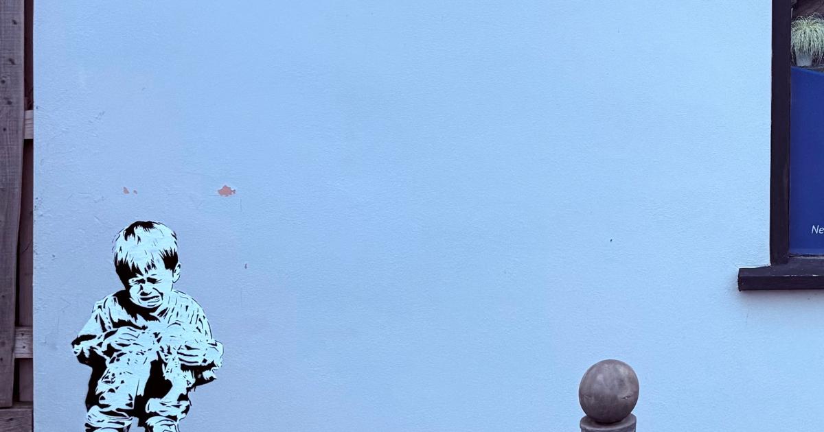 New Banksy-like artwork appears on seafront near Weston