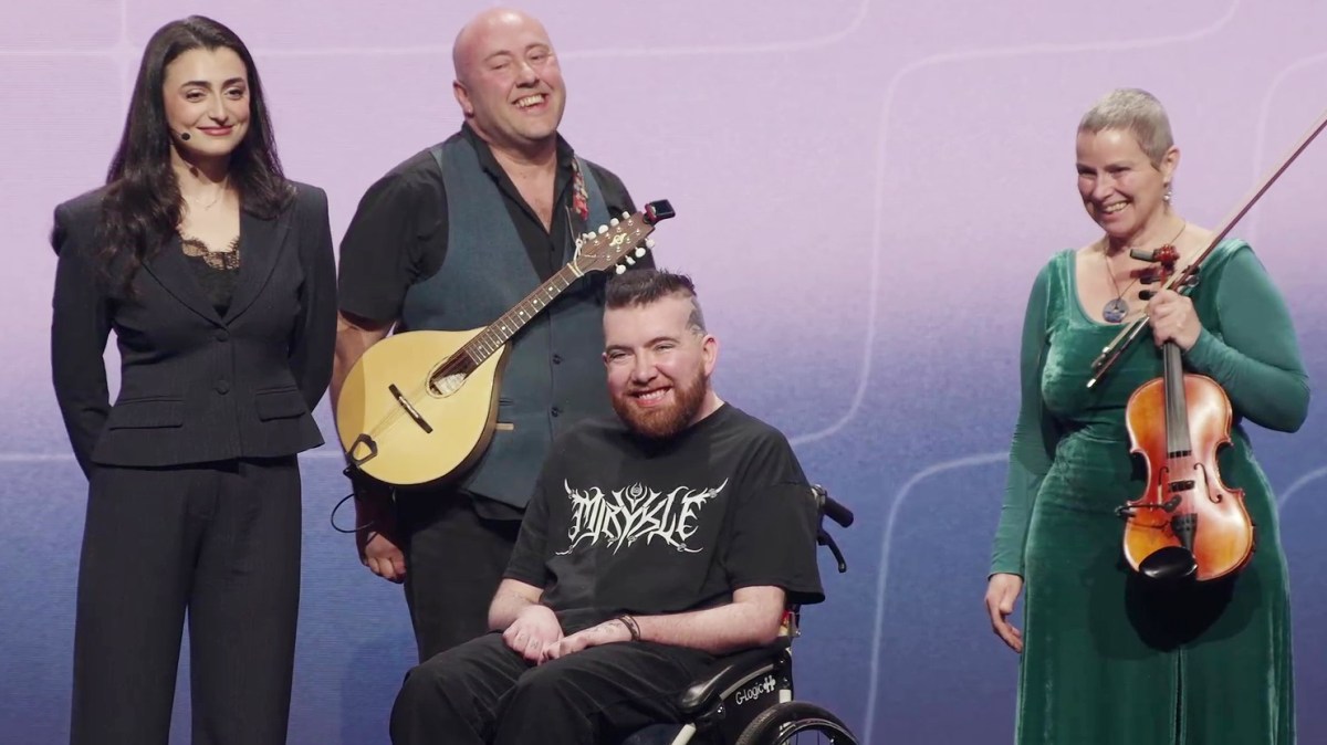 MND stole this singer’s voice. Technology has helped give it back