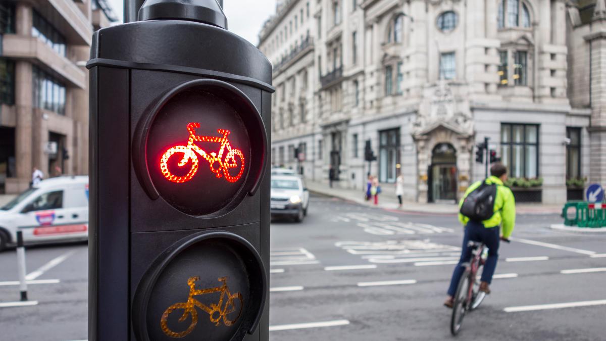 Cycling tickets fall in London despite rash of red-light runners