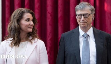Microsoft co-founder Bill (R) and Melinda Gates stand together before receiving the Commander of the Legion of Honour title at the Elysee Palace in Paris on April 21, 2017.