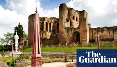 English Heritage launches ‘bonding benches’ to tackle parental isolation | English Heritage