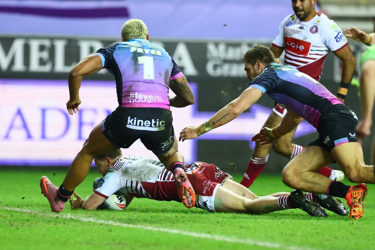 Hull FC full-back Will Pryce suffered a knee injury at Wigan.