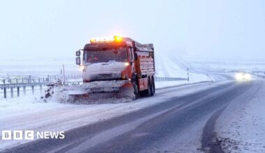 UK weather latest: Arctic blast hits Scotland and northern England with snow and ice warnings