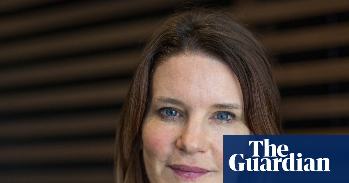 Children’s vocabulary shrinking as reading loses out to screen time, says Susie Dent | Children