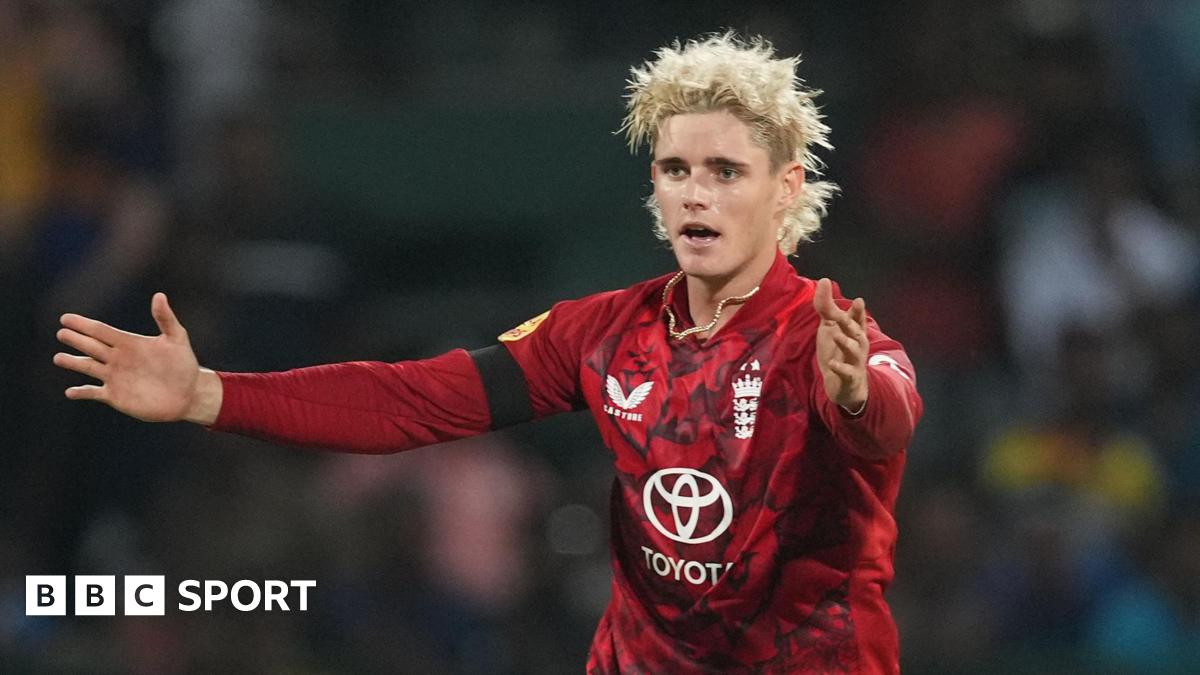 Jacob Bethell with hands held out wide during Sri Lanka's innings