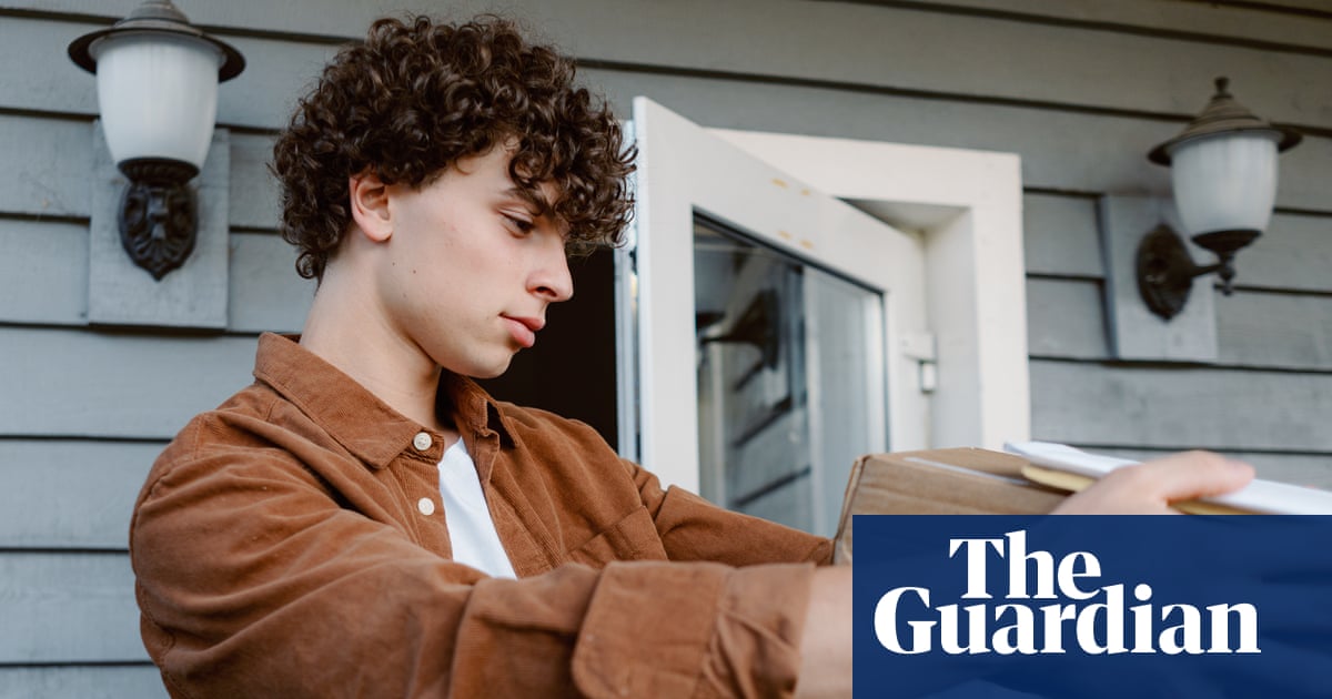 Brushing fraud: Britons told to beware of mystery parcels as new scam soars | Scams