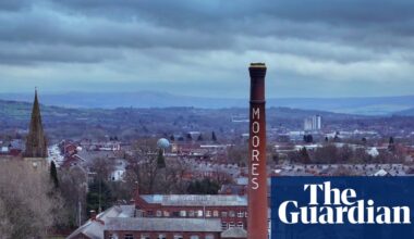 ‘We are the forgotten little town’: will disenchantment in Denton leave it ripe for Reform? | Greater Manchester