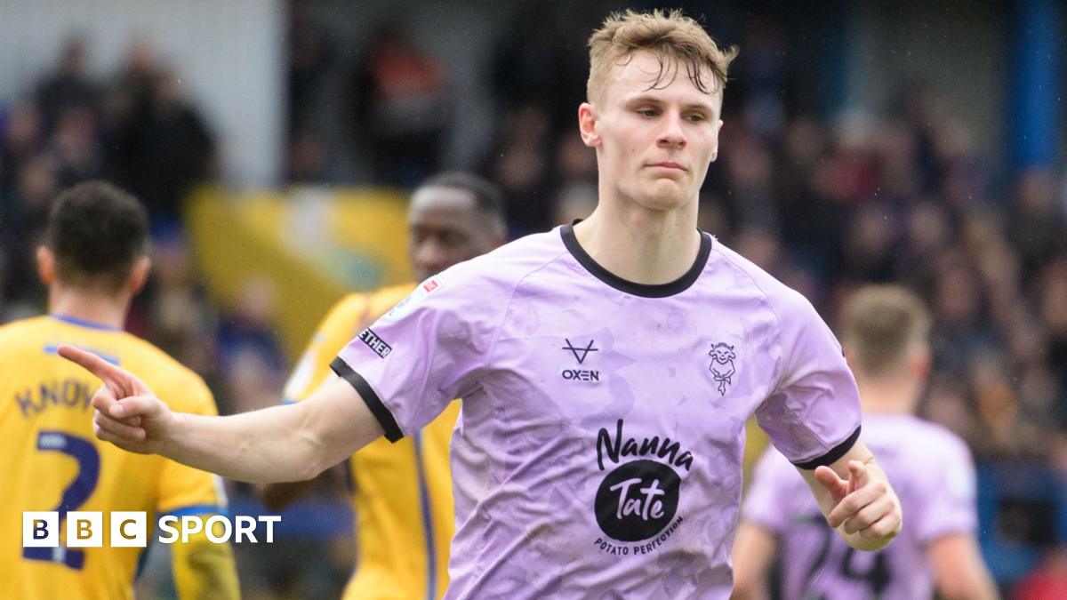 League One & Two LIVE: Plymouth Argyle v Cardiff City, Fleetwood Town v Barrow and more - live text