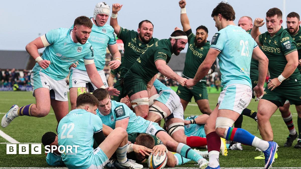 Sean Jansen dots down in the last minute to secure a Connacht victory