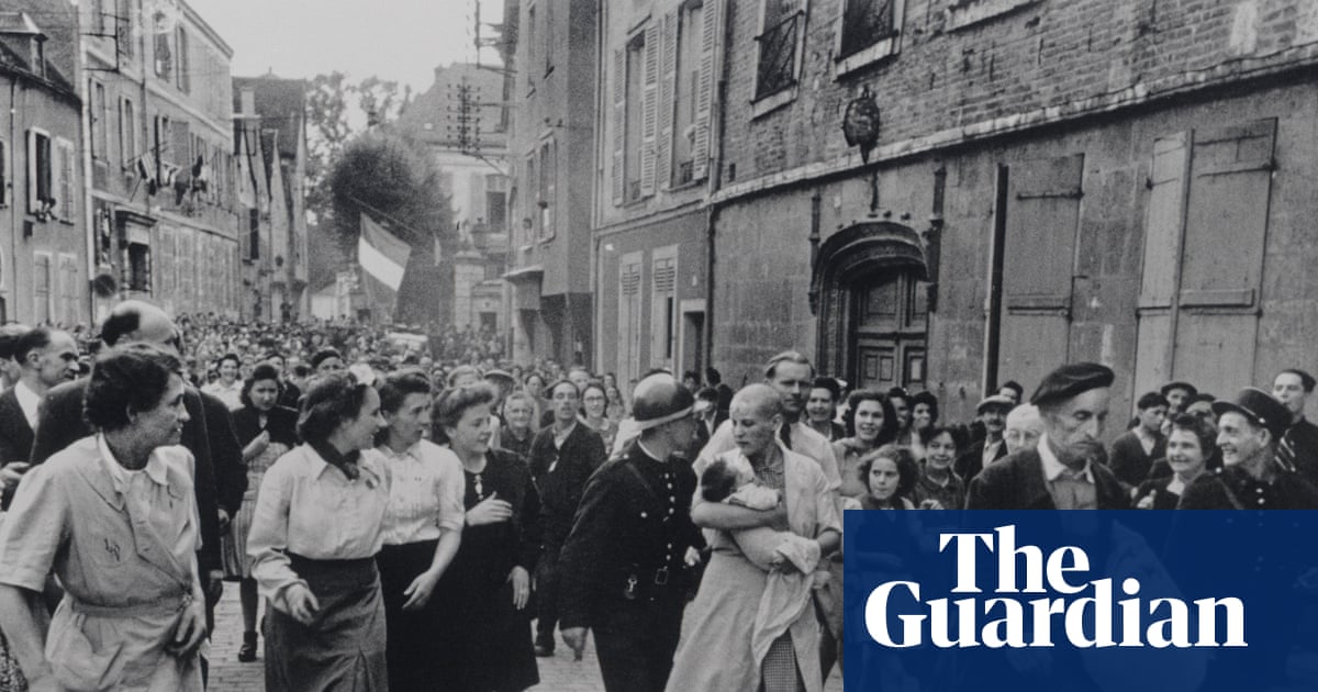 ‘He invented a style’: war chronicler Robert Capa refashioned himself and revolutionised photography | Culture