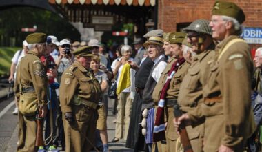 Starmer wants over 60s to fight if WW3 happens | UK | News