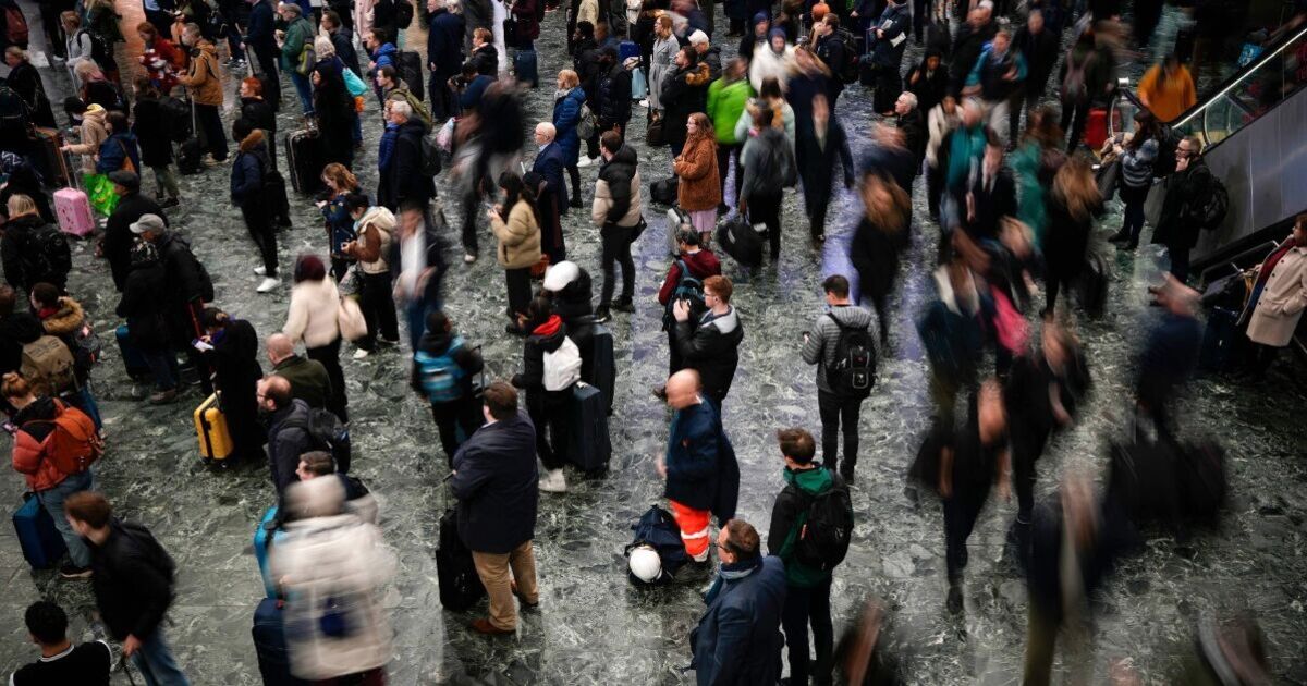 London Euston trains LIVE: Major lines blocked including Birmingham and Liverpool - Express.co.uk