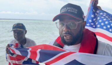 Ex-MP leads Chagos beach landing blasting Starmer's deal - 'crazy!' | Politics | News