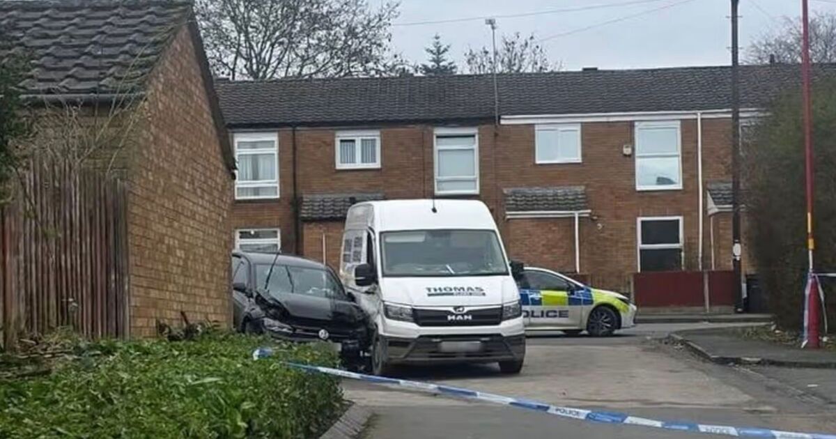 Panic in Birmingham as 'shots fired at car' and people 'fleeting the area' | UK | News