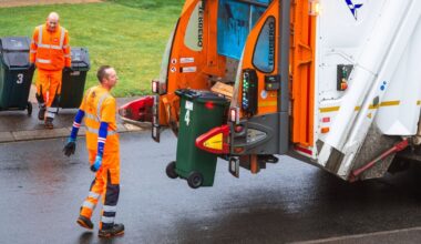 Binman issues message to people leaving labels on jars and tins | UK | News