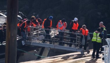 Migrant fury as '450' cross Channel right now as rescue boats dock in UK | Politics | News