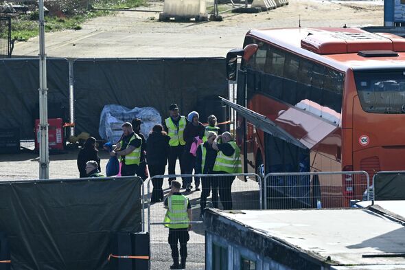 BRITIAN-FRANCE-CHANNEL-MIGRANTS-MIGRATION