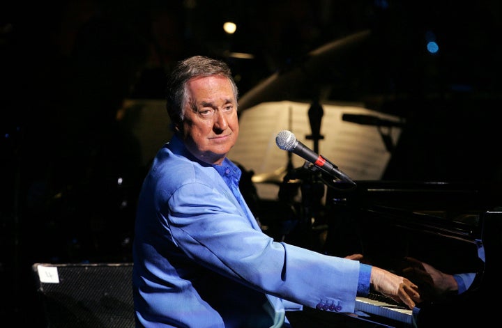Singer Neil Sedaka performs with the Sydney Symphony Orchestra on stage at the Sydney Opera House on May 9, 2008 in Sydney, Australia. (Photo by Lisa Maree Williams/Getty Images)