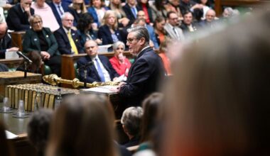 UK borrowing costs rise as concerns about Starmer's future mount