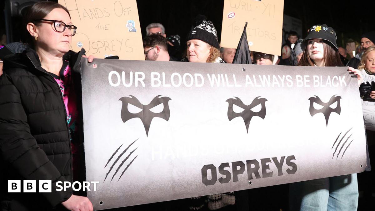 Ospreys fans have protested against the proposed bid by their owners to buy Cardiff from the Welsh Rugby Union (WRU)
